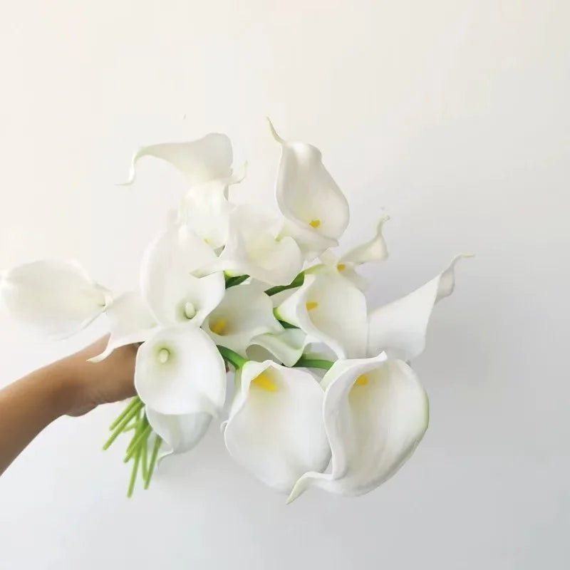 Delicate Soft Decorative Wedding New Year Decorations Home Table Items Silk Artificial Flowers Calla Lily