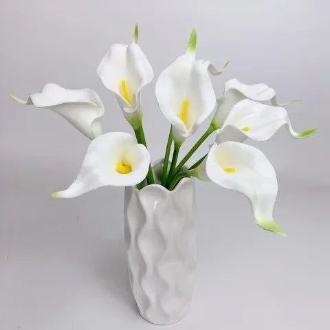 Delicate Soft Decorative Wedding New Year Decorations Home Table Items Silk Artificial Flowers Calla Lily
