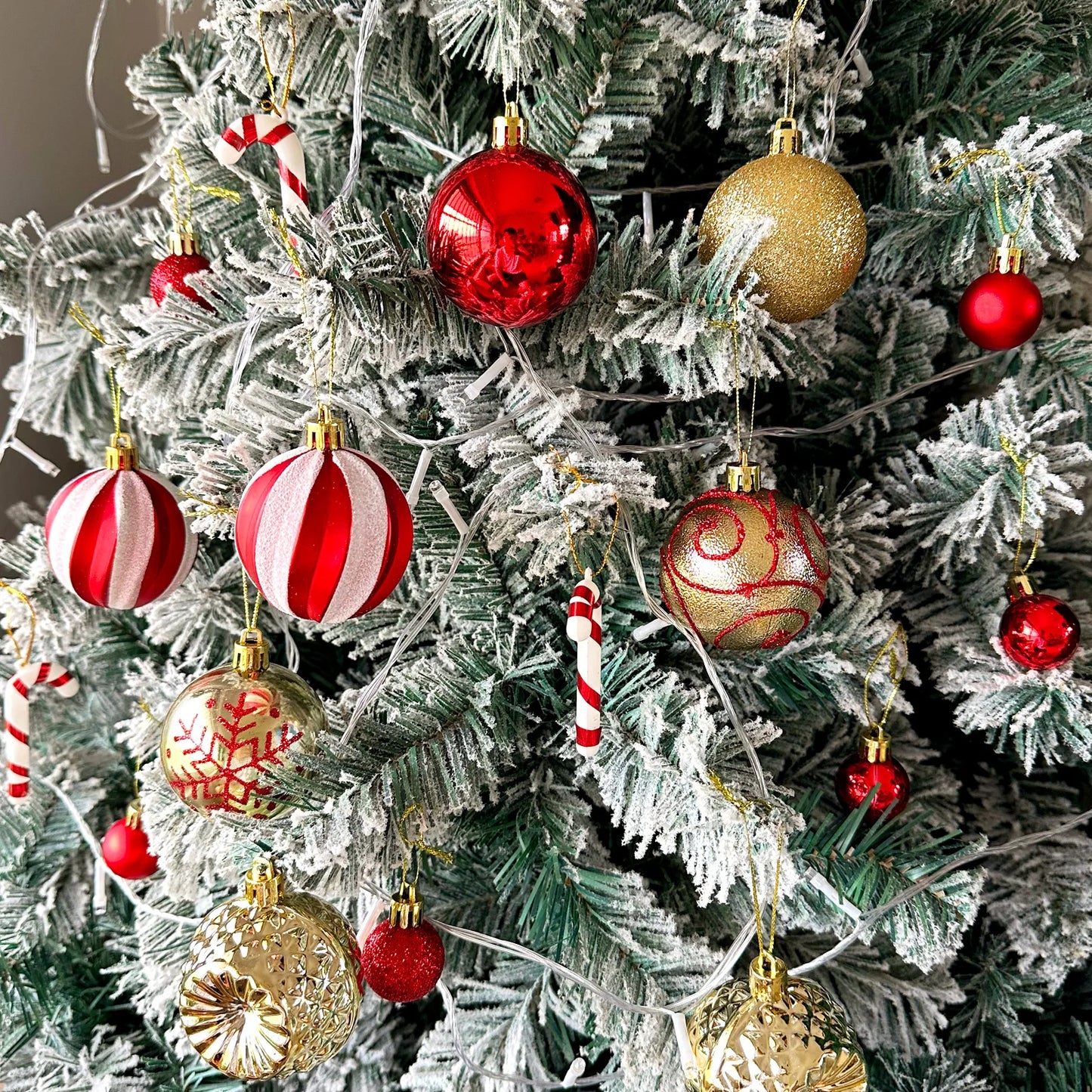 Christmas tree decoration ball