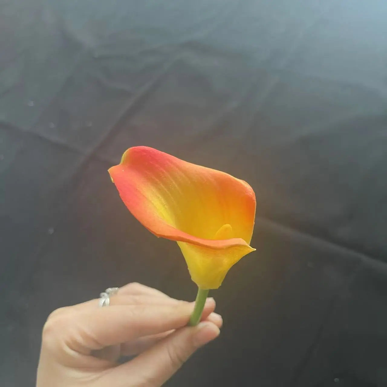 Delicate Soft Decorative Wedding New Year Decorations Home Table Items Silk Artificial Flowers Calla Lily