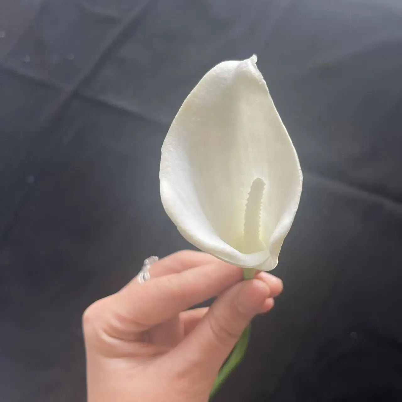 Delicate Soft Decorative Wedding New Year Decorations Home Table Items Silk Artificial Flowers Calla Lily