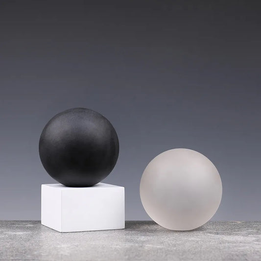 Modern light luxury and simple crystal circular ornaments are versatile, with frosted spherical decorative ornaments that can be customized in various colors